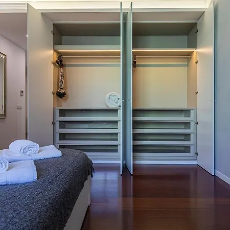 Apartment Touch Of Class 2bdr By Lovelystay *