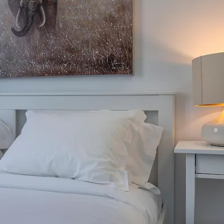 Apartment Touch Of Class 2bdr By Lovelystay Cascais
