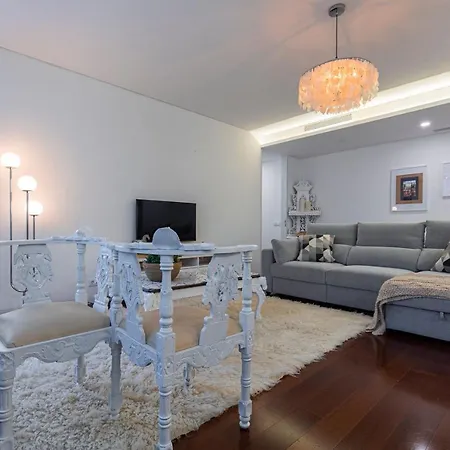 Touch Of Class 2bdr By Lovelystay Apartment