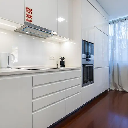 Apartment Touch Of Class 2bdr By Lovelystay Cascais