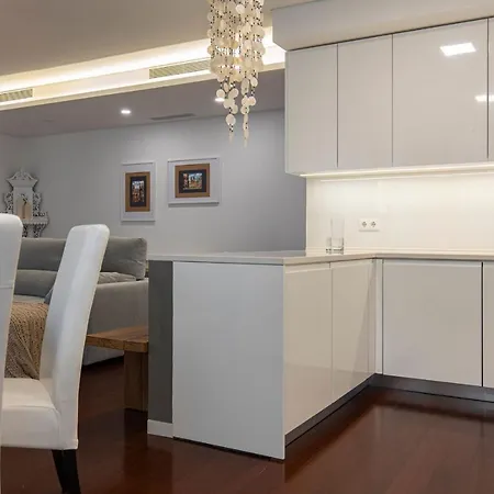 Touch Of Class 2bdr By Lovelystay Apartment