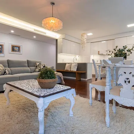Touch Of Class 2bdr By Lovelystay Apartment *