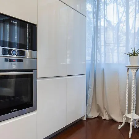 Touch Of Class 2bdr By Lovelystay *